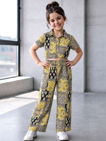FASHION DREAM Girls
                    Printed Shirt with Trousers