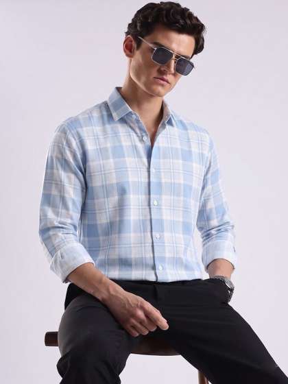VELKYNOX Men Comfort
                        Slim Fit Checked Casual Shirt