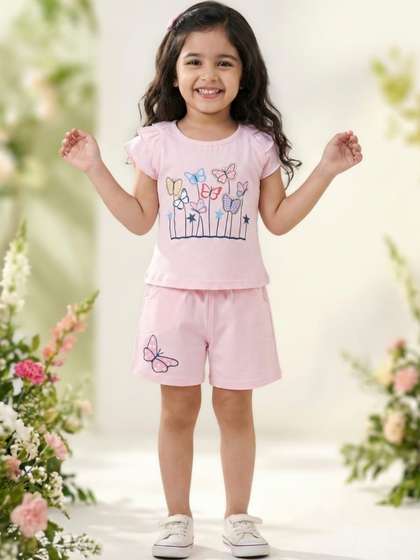 Wonder Klothes Girls
                      Printed T-shirt with Shorts