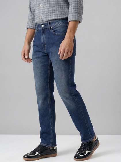Levis Men 505 Straight Fit Jeans