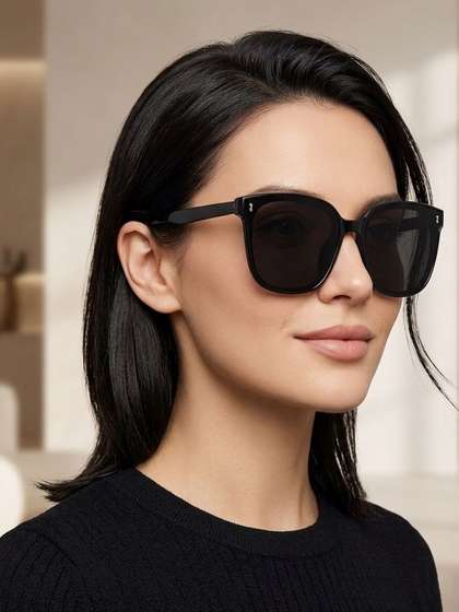 LEGEND EYEWEAR
                        Unisex Black Lens & Black Square Sunglasses
                        with