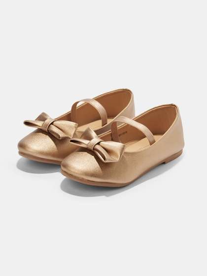 Pantaloons Junior
                        Girls Party Bows Flats
