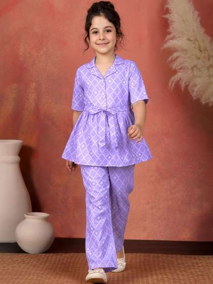 FASHION DREAM Girls
                        Printed T-shirt with Trousers