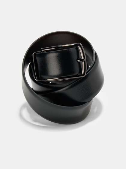 Urban Ranger by
                      pantaloons Men Leather Reversible Formal Belt