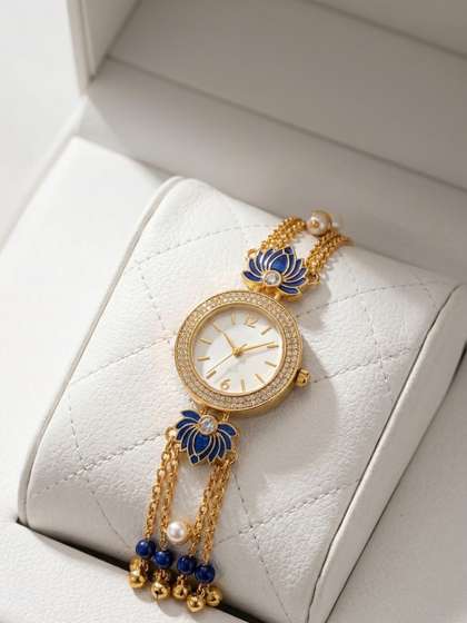 LAKSH Unisex Dial &
                    Bracelet Style Straps Analogue Watch Kamal watch
                    BlueW1