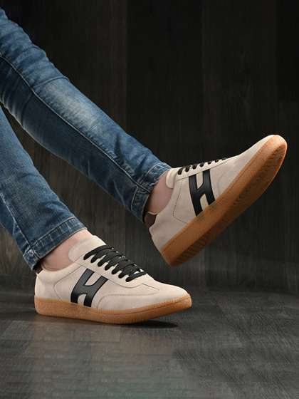 The Roadster
                            Lifestyle Co Men Round Toe Lightweight
                            Lace-Ups Sneakers