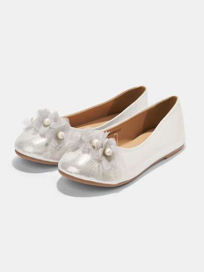 Pantaloons Junior
                      Girls Textured Party Flats