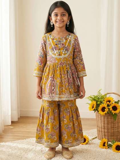 Readiprint Girls Ethnic
                    Motifs Printed Panelled Thread Work Pure Cotton
                    Kurta with Sharara
