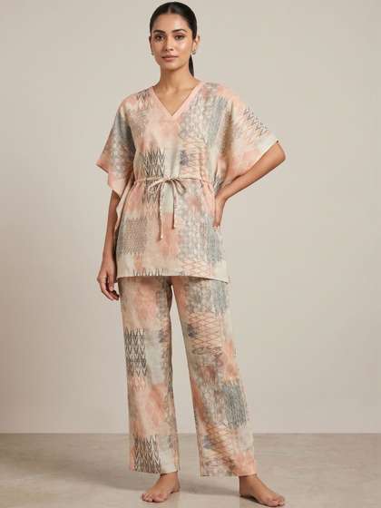 FABLUSH Women
                        Printed Night suit