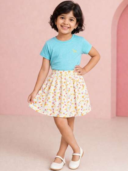 Campana Girls
                        T-shirt with Skirt