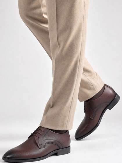House of Pataudi Men
                        Round Toe Lace-Ups Derbys Formal Shoes