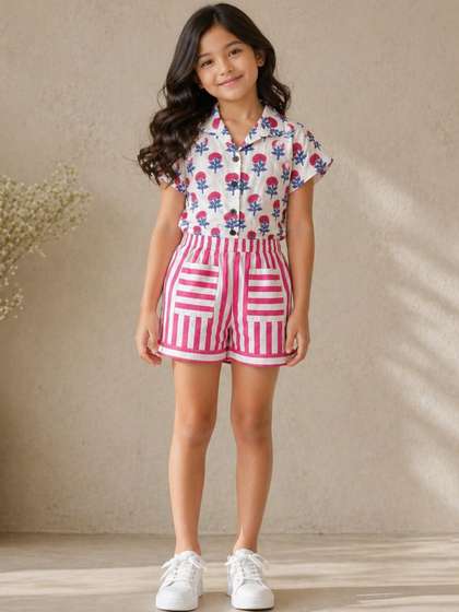 The Magic Wand Girls
                    Printed T-shirt with Shorts