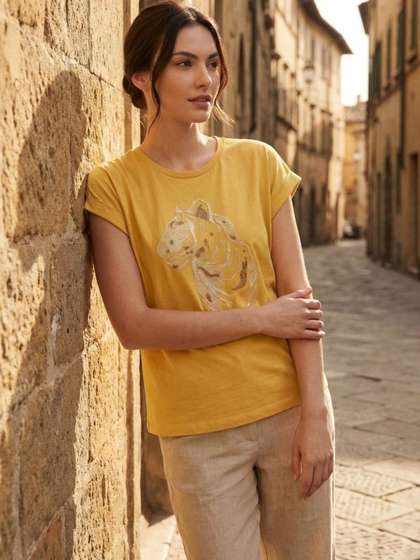 Iconic Women
                        T-shirt
