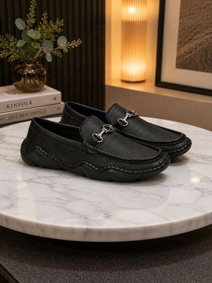 Killer Men
                          Textured Loafers