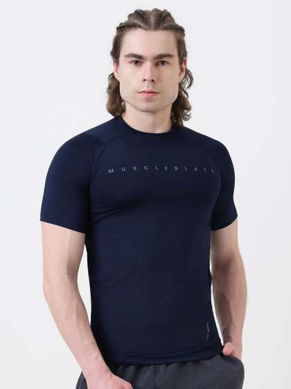 MuscleBlaze Unisex
                        Brand Logo Printed Round Neck Compression
                        T-shirt