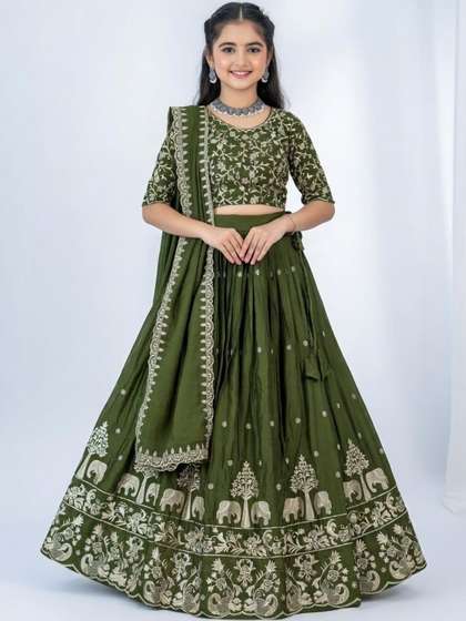 Closin Girls Embroidered
                    Thread Work Semi-Stitched Lehenga & Blouse With
                    Dupatta