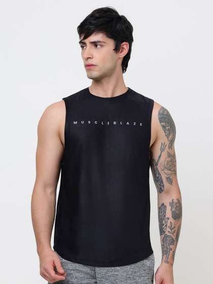 MuscleBlaze Unisex
                        Brand Logo Printed Round Neck Compression
                        T-shirt