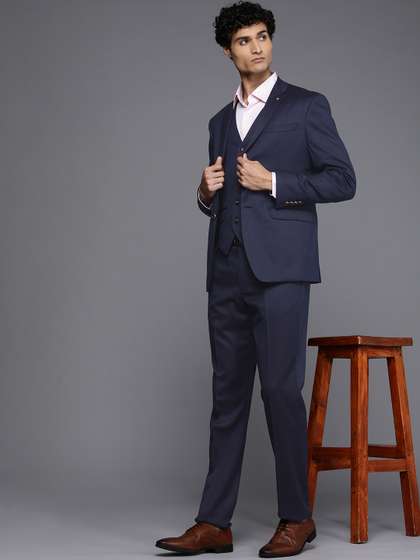 Louis Philippe Men
                        Textured Single-Breasted Slim Fit 3-Piece Formal
                        Suit