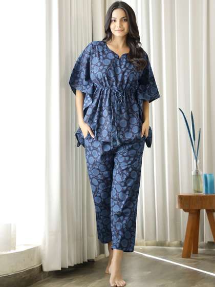 SANSKRUTIHOMES Women
                      Navy Blue Printed Pure Cotton Night suit