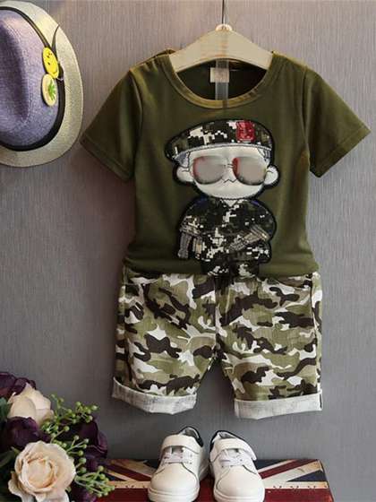 Googo Gaaga Boys Printed
                    T-shirt with Shorts
