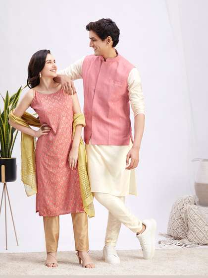 VASTRAMAY Men Embroidered Nehru Jacket