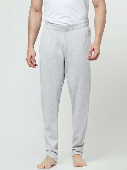 Jack & Jones Men
                        Solid Knitted Track Pant