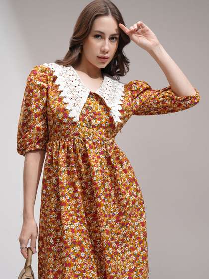 Tokyo Talkies
                          Above the Keyboard Collar Floral Dress