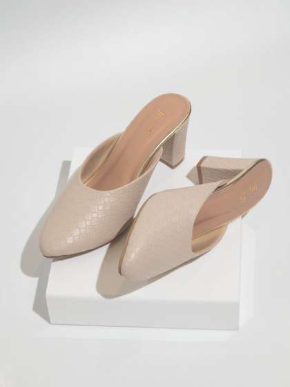 Inc 5 Textured Block
                        Heel Mules