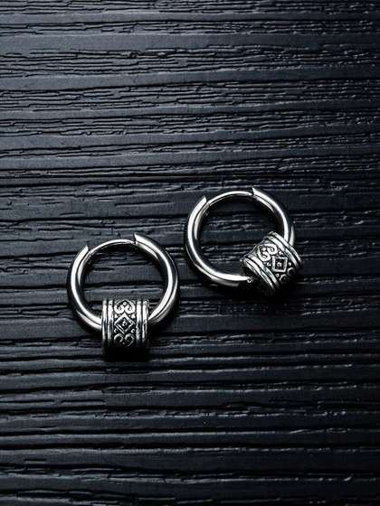 Peora Silver-Plated
                    Contemporary Hoop Earrings