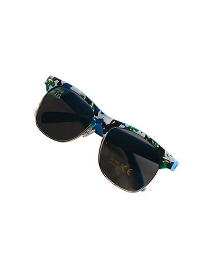 Disney Boys Square
                    Mickey Mouse Sunglasses with Polarised and UV
                    Protected Lens TRHA22551