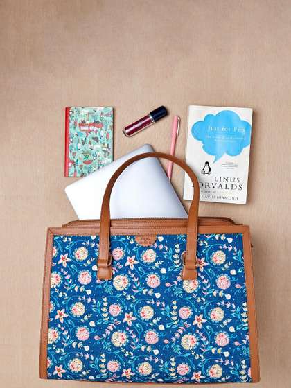 TEAL BY CHUMBAK Printed Structured Tote Bag