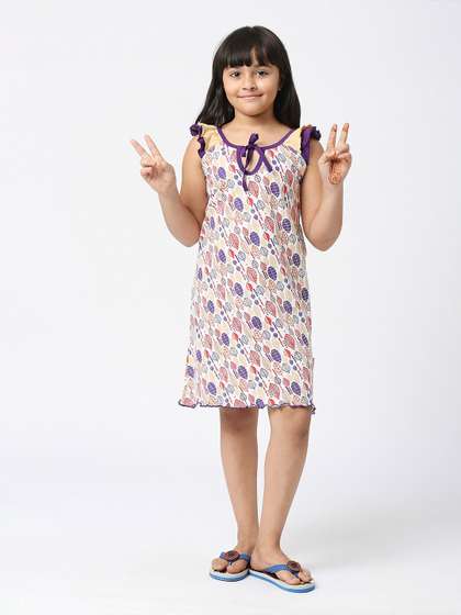 SINI MINI Girls
                      Conversational Printed Pure Cotton Nightdress