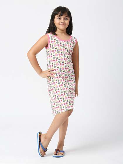 SINI MINI Girls
                      Conversational Printed Pure Cotton Nightdress