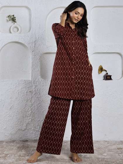 SANSKRUTIHOMES
                        Maroon Ethnic Motifs Printed Pure Cotton Night
                        suit
