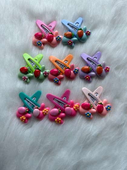 LYTIX Girls Set of 6
                    Cartoon & Unicorn Designs Metal Tic Tac Hair
                    Clips