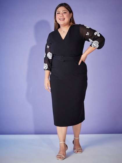 SASSAFRAS Curve Plus
                        Size Black V-Neck Sheath Midi Dress