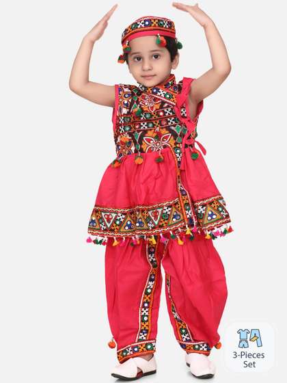 BownBee Boys Ethnic
                      Motifs Embroidered Mirror Work Kurta with Dhoti
                      Pants & Cap