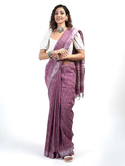 TEEJH Ethnic
                          Motifs Printed Zari Detail Linen Blend Saree
