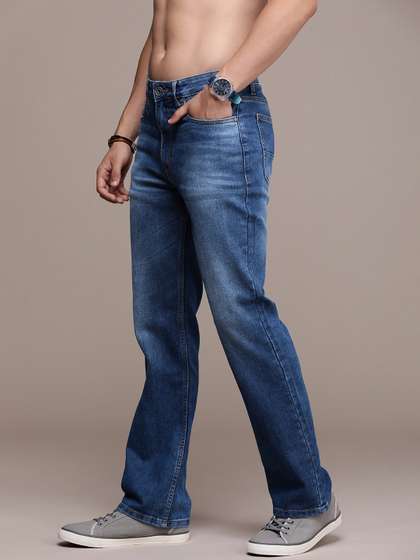 Roadster Men Bootcut
                        Light Fade Stretchable Jeans
