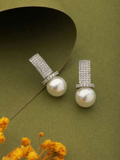 Saraf RS Jewellery
                        Silver-Plated Contemporary Studs Earrings