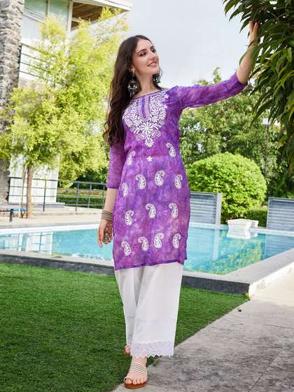 KALINI Ethnic Motifs
                        Embroidered Thread Work Georgette Straight
                        Kurta