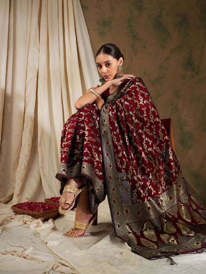 Sangria Woven Design
                        Zari Kanjeevaram Saree