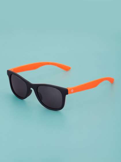 Carlton London Boys Grey
                    Lens & Black Rectangle Sunglasses with UV
                    Protected Lens CLSB239