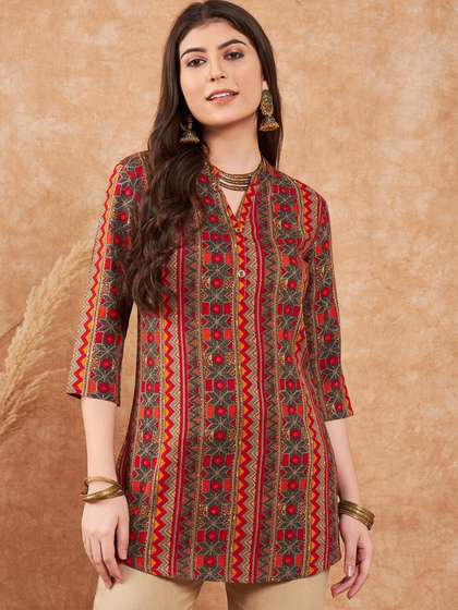Sangria Geometric Printed Straight Kurti