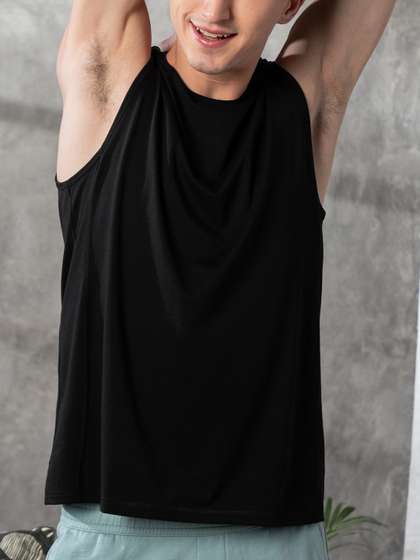 DAMENSCH Round
                          Neck Lightweight Gym InnerVest