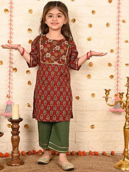 Sangria Girls Floral
                    Printed Pure Cotton Straight Kurta With Palazzos