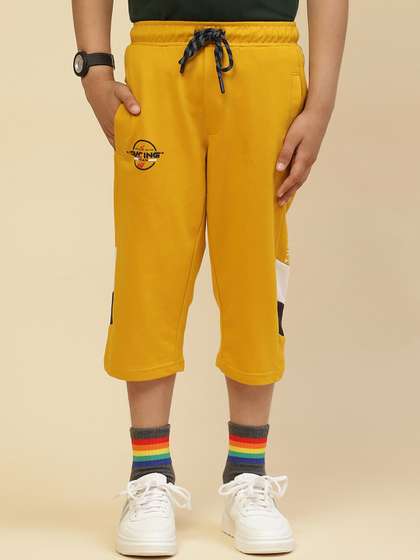 Monte Carlo Boys
                      Mid-Rise Below Knee Length Regular Shorts