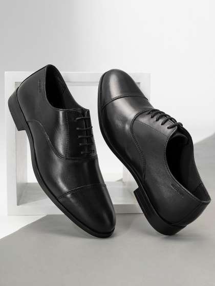 Red Tape Men Leather OxfordsShoes