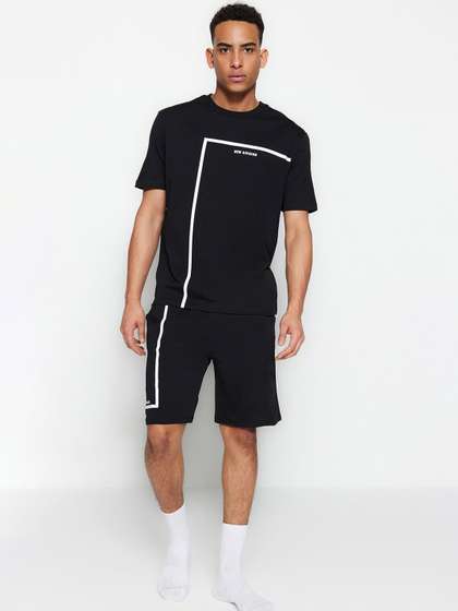 Trendyol Graphic
                        Printed Round Neck Pure Cotton T-Shirt &
                        Shorts