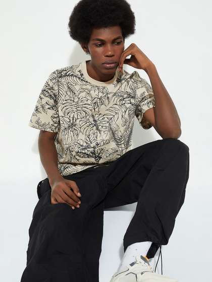 max URB_N Graphic Printed Round Neck Cotton T-shirt